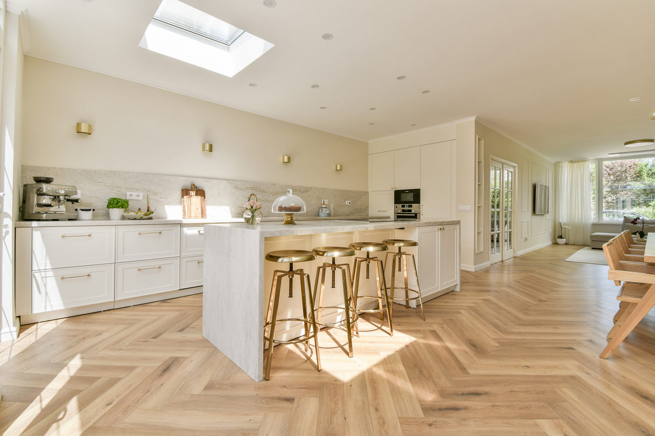 Golden Sands: home interior design in Amsterdam